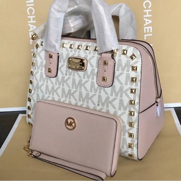 Michael Kors Handbags - 🌸🌸Mk Satchel set🌸crossbody/sandrine stud
